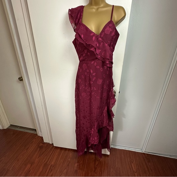 Lulus Burgundy Forever Be Floral Jacquard Ruffled Asymmetrical Maxi Dress NWOT S - Picture 10 of 16